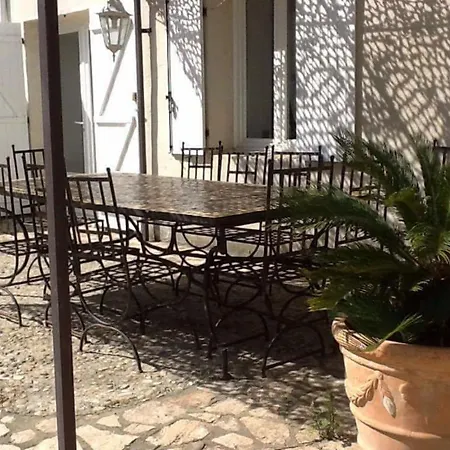 Holiday Chemin Du Coquillon * Roquemaure (Gard)